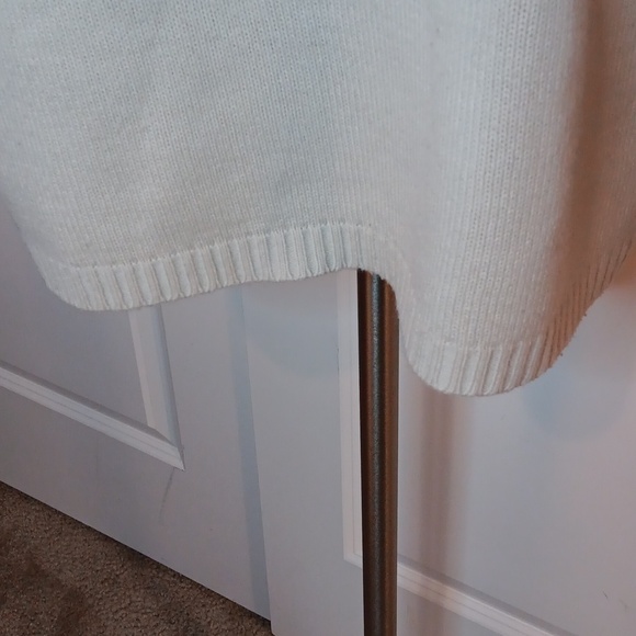 Xtremegear Men's V-neck Sweater, Sz.XL. 5 For $50 - Picture 2 of 5